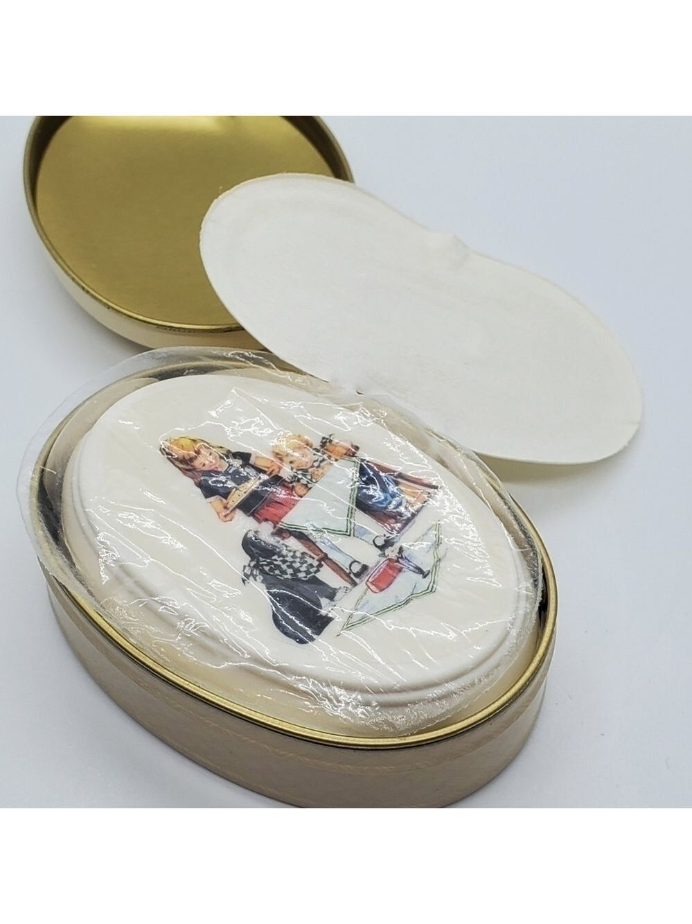 VTG new old stock Grandmother's are Special tin & Scented soap